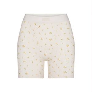 NEW SKIMS Girlfriend Boxer Shorts Cotton Rib Knit (Cream Floral) - SKIMS